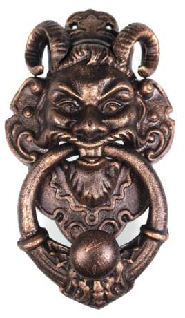 Türklopfer "Teufelskopf mit Teufelshörnern", Gußeisen bronziert, mit Ringgriff, L. 33,5 cm - Foto 1