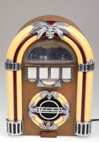 Radio "Juke-Box", um 1975, funktionstüchtig, Gebrauchspuren, H. 29 cm - photo 1 Radio "Juke-Box", um 1975, funktionstüchtig, Gebrauchspuren, H. 29 cm - photo 1