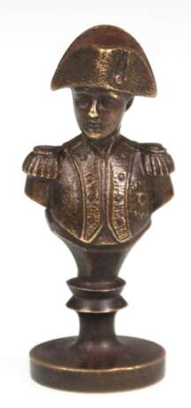 Bronze-Gluttöter/Petschaft "Napoleon-Büste", ungraviert, H. 4,9 cm - фото 1