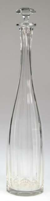 Karaffe, Klarglas, achtkantiger schlanker Korpus mit Facettenschliff Facettenschliff, Stopfen mit eingestochener Luftblase, Ges.-H. 40,5 cm - фото 1