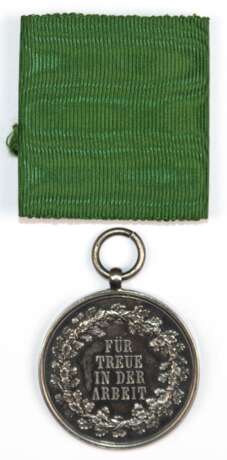 Silber-Medaille "Für Treue in der Arbeit- Friedrich August König v. Sachsen", Dm. 2,8 cm, im Etui - photo 2