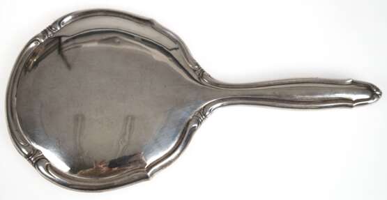 Handspiegel, 800er Silber, rundes geschliffenes Spiegelglas, L. 26,5 cm - photo 1 Handspiegel, 800er Silber, rundes geschliffenes Spiegelglas, L. 26,5 cm - photo 1