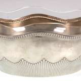 Schale, rund, 800er Silber, innen vergoldet, gewellter Rand, Wandung mit Rillendekor und Perlrand, Glaseinsatz mit gewelltem Rand und Sternschliff, Gew. (ohne Glasschale) 320 g, Ges.-H. 9 cm, Dm. 20 cm - фото 1