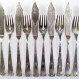 Fischbesteck für 6 Personen, Jugendstil um 1900, 800er Silber, ca. 583 g, punziert mit 800, Halbmond mit Krone und ARON. mit Monogramm wohl GL oder LG, in Schachtel von Eberhard Rullkötter - фото 1