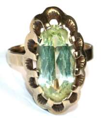 Ring, 333er GG, Fischland, besetzt mit oval facettiertem Topas, Ges.-Gew. 4,56 g, RG 52