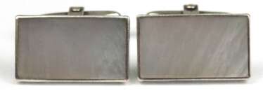 Manschettenknöpfe, wohl 1930/40, 835er Silber, Platten mit Perlmutt, ca. 2,0 x 1,2 cm, ca. 9,3 g