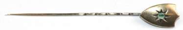 Reverse-Nadel, um ca. 1900, 560er GG, 1,8 gr., Smaragd im Baguette-Schliff