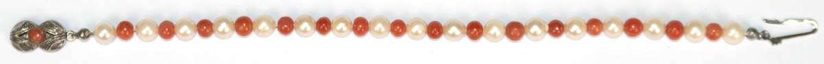 Armband um ca. 1920, echte Perlen 5 mm und Korallen 4 mm, Verschluss 835er Silber, Länge ca. 17,8 cm - фото 1
