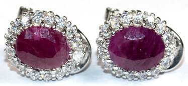 Ohrringe, 925er Silber, rhodiniert, Rubine ca. 9 x7,5 mm, Entourage aus weißen Zirkonia