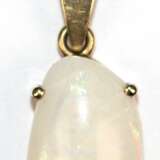 Opal-Anhänger an Kette, 585er GG, mit Kristall-Opal-Cabochon, L. (mit Öse) 2,3 cm, Ketten-L. 42 cm, Ges.-Gew. 5,55 g - фото 1