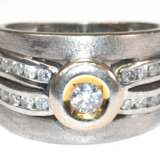 Brillant-Ring, 585er WG/GG, besetzt mit 25 Brillanten von zus. ca. 0,26 ct., Ges.-Gew.. 10,2 g, RG 52 - Foto 1