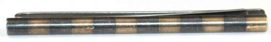 Krawatten-Nadel, 750er Gold/Platin, Streifendekor, Gew. 7,31 g, L. 6,0 cm - Foto 1