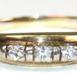 Brillant-Ring, 585er GG/WG (geprüft), besetzt mit 3 Brillanten von zus. ca. 0,09 ct., Ges.-Gew. 4,22 g, RG 59 - photo 1