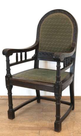 Sessel, um 1900, dunkel gebeizt, ornamental beschnitzt, 115x64x56 cm - фото 1 Sessel, um 1900, dunkel gebeizt, ornamental beschnitzt, 115x64x56 cm - фото 1