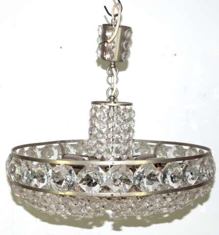 Deckenlampe, 10-flammig, Metall mit Prismenbehang, H. ca. 50 cm, Dm. ca. 53 cm, unvollständiger Prismenbehang - фото 1 Deckenlampe, 10-flammig, Metall mit Prismenbehang, H. ca. 50 cm, Dm. ca. 53 cm, unvollständiger Prismenbehang - фото 1