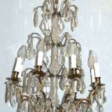 Großer Kristall-Leuchter, Frankreich um 1920, Messing mit reichem Kristallbehang, 12-flammig, H. ca. 100 cm, Dm. 60 cm - фото 1