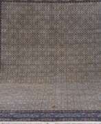 Overview. Alter Persischer Ghom, feine Knüpfung, dunkelgrundig, mit durchgehendem Muster, Kanten belaufen, Fransen gekürzt, gereinigt, 345x245 cm