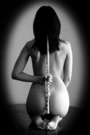 “The flute-spine” Photographic paper Digital photography Black & white photo 2005 - photo 1