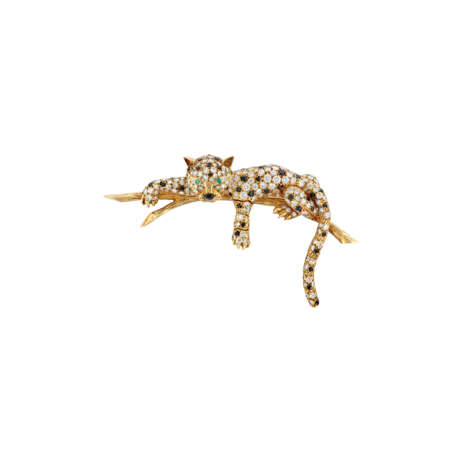 VAN CLEEF & ARPELS ONYX, DIAMOND AND EMERALD PANTHER BROOCH - фото 1 VAN CLEEF & ARPELS ONYX, DIAMOND AND EMERALD PANTHER BROOCH - фото 1