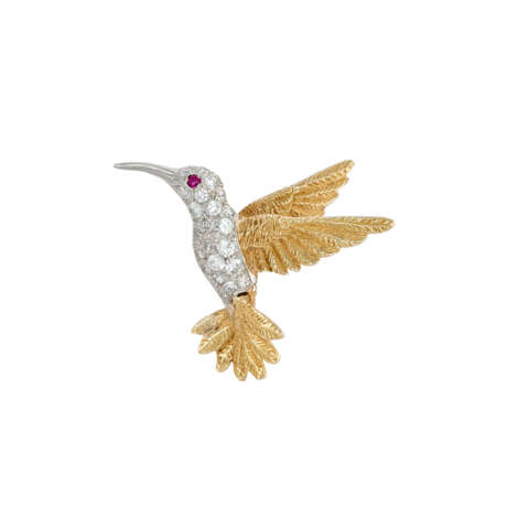 GROUP OF TWO DIAMOND, RUBY AND GOLD BROOCHES - photo 4