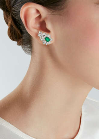 NARDI EMERALD AND DIAMOND EARRINGS - photo 2 NARDI EMERALD AND DIAMOND EARRINGS - photo 2