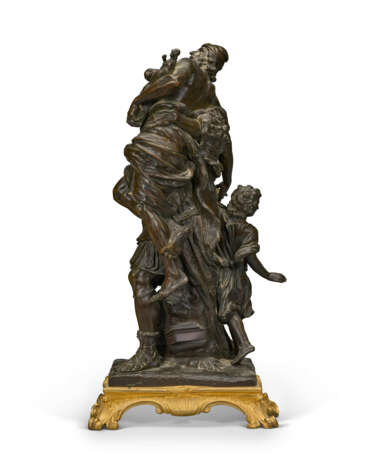 A PATINATED BRONZE GROUP OF AENEAS AND ANCHISES - photo 3