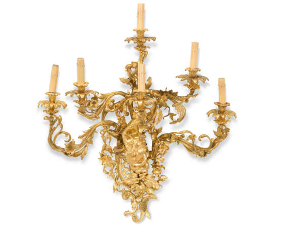 A LARGE PAIR OF ORMOLU SIX-LIGHT WALL SCONCES - photo 2 A LARGE PAIR OF ORMOLU SIX-LIGHT WALL SCONCES - photo 2