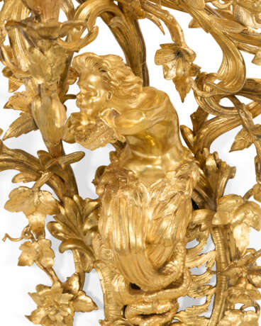 A LARGE PAIR OF ORMOLU SIX-LIGHT WALL SCONCES - photo 3 A LARGE PAIR OF ORMOLU SIX-LIGHT WALL SCONCES - photo 3