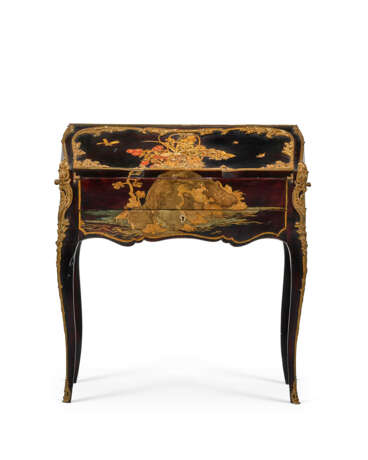 A LOUIS XV STYLE GILT-METAL-MOUNTED AND 'JAPANNED' BUREAU EN PENTE - photo 2