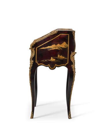 A LOUIS XV STYLE GILT-METAL-MOUNTED AND 'JAPANNED' BUREAU EN PENTE - photo 3