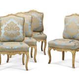 A SET OF FOUR LOUIS XV GILTWOOD CHAISES - фото 1