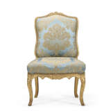 A SET OF FOUR LOUIS XV GILTWOOD CHAISES - фото 4