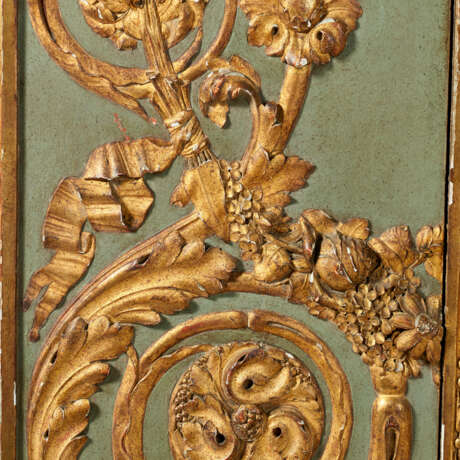 A FRENCH GILTWOOD AND GRAY-PAINTED CANAPE - фото 5