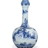 A LARGE DUTCH DELFT BLUE AND WHITE BOTTLE VASE - photo 3