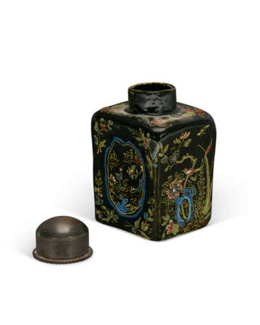 A DUTCH ‘DELFT NOIR’ RECTANGULAR CHINOISERIE TEACADDY AND A SILVER COVER - photo 1