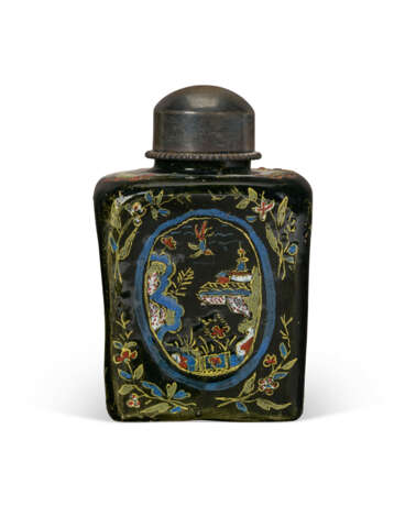 A DUTCH ‘DELFT NOIR’ RECTANGULAR CHINOISERIE TEACADDY AND A SILVER COVER - photo 2