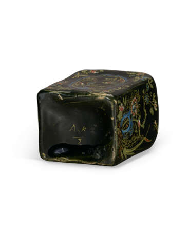 A DUTCH ‘DELFT NOIR’ RECTANGULAR CHINOISERIE TEACADDY AND A SILVER COVER - photo 6