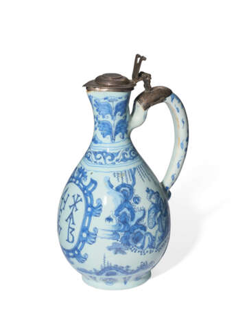 A SILVER-MOUNTED DUTCH DELFT BLUE AND WHITE EWER - photo 1