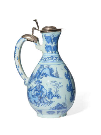 A SILVER-MOUNTED DUTCH DELFT BLUE AND WHITE EWER - photo 4