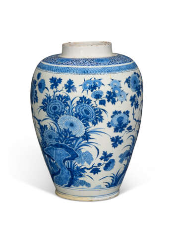 A VERY LARGE DUTCH DELFT BLUE AND WHITE OVOID JAR - photo 5