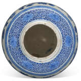 A VERY LARGE DUTCH DELFT BLUE AND WHITE OVOID JAR - photo 6