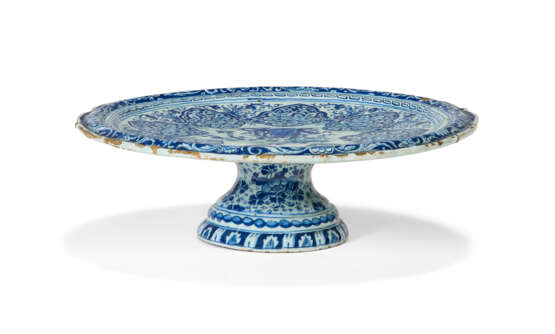 A DUTCH DELFT BLUE & WHITE TAZZA - photo 2