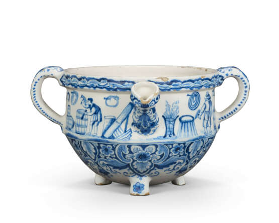 A DUTCH DELFT BLUE AND WHITE TWO-HANDLED CREAM-BOWL - Foto 2 A DUTCH DELFT BLUE AND WHITE TWO-HANDLED CREAM-BOWL - Foto 2