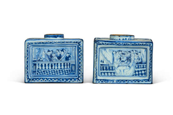 TWO DUTCH DELFT BLUE AND WHITE TEACADDIES - photo 2