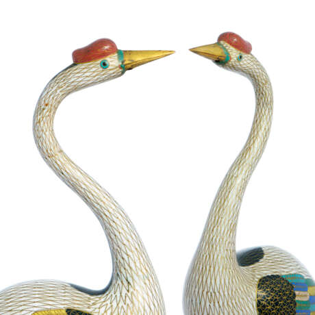 A PAIR OF CLOISONNE ENAMEL CRANES ON ORMOLU STANDS - photo 5 A PAIR OF CLOISONNE ENAMEL CRANES ON ORMOLU STANDS - photo 5