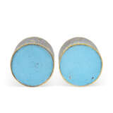 A PAIR OF CHINESE CLOISONNE ENAMEL 'BIRD AND FLOWER' BRUSHPOTS, BITONG - photo 3