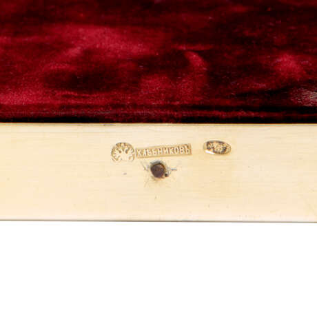 A RUSSIAN SILVER-GILT CLOISONNÉ ENAMEL ICON OF THE MOTHER OF GOD - photo 2 A RUSSIAN SILVER-GILT CLOISONNÉ ENAMEL ICON OF THE MOTHER OF GOD - photo 2