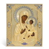 A RUSSIAN SILVER-GILT CLOISONNÉ AND CHAMPLEVÉ ENAMEL ICON OF THE MOTHER OF GOD OF TIKHVIN - Foto 1