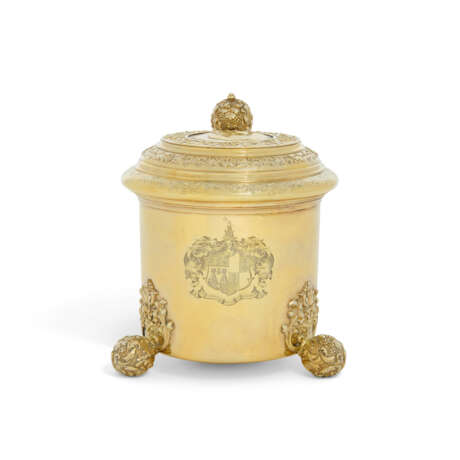 A WILLIAM IV SILVER-GILT TANKARD - photo 2 A WILLIAM IV SILVER-GILT TANKARD - photo 2