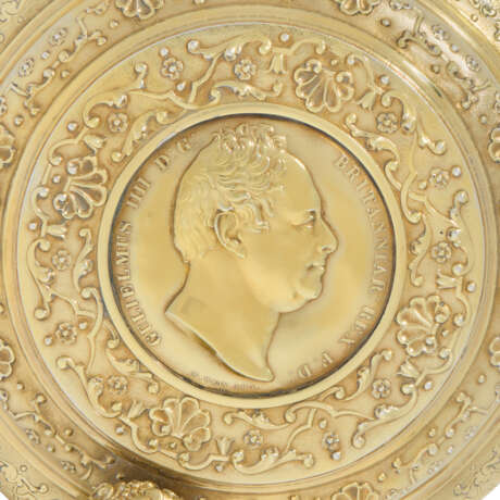 A WILLIAM IV SILVER-GILT TANKARD - photo 3 A WILLIAM IV SILVER-GILT TANKARD - photo 3